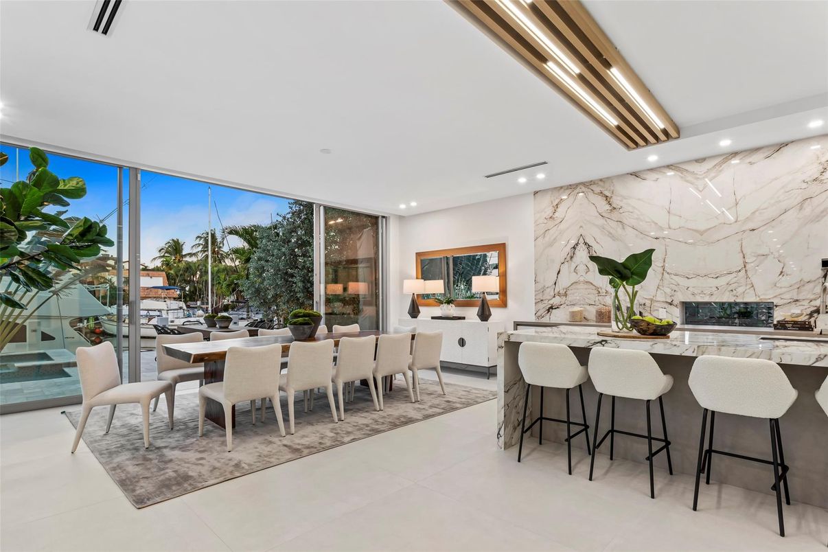 Dining room, Interior, Marble Walls, Recessed Lighting