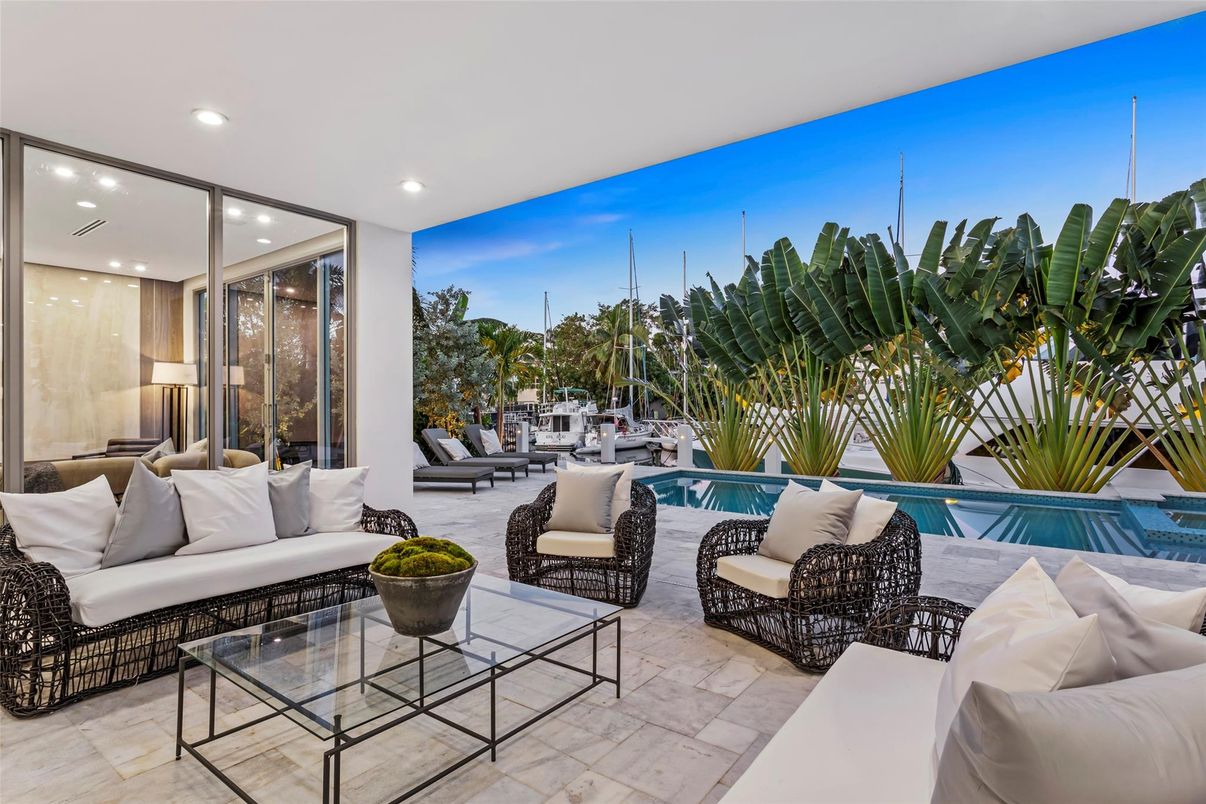 Interior, Living room, Pool, Recessed Lighting