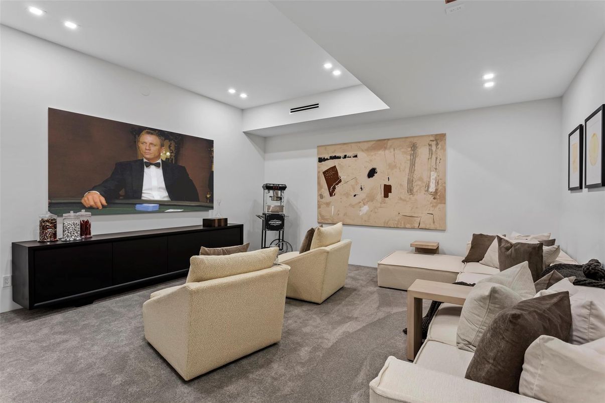 Interior, Living room, Projection Screen, Recessed Lighting, Theatre Room