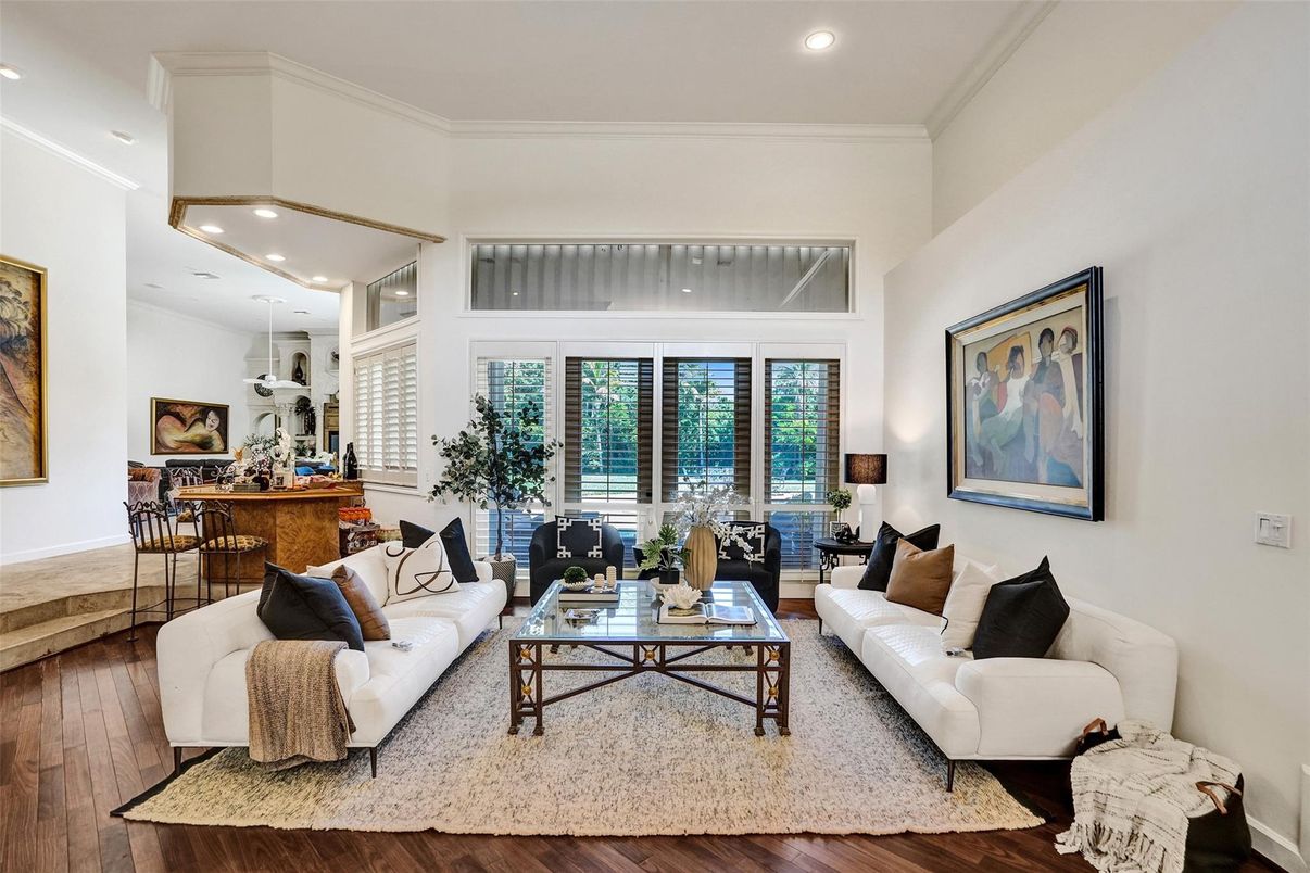 Interior, Living room, Pendant Lights, Recessed Lighting, Wood Texture Flooring