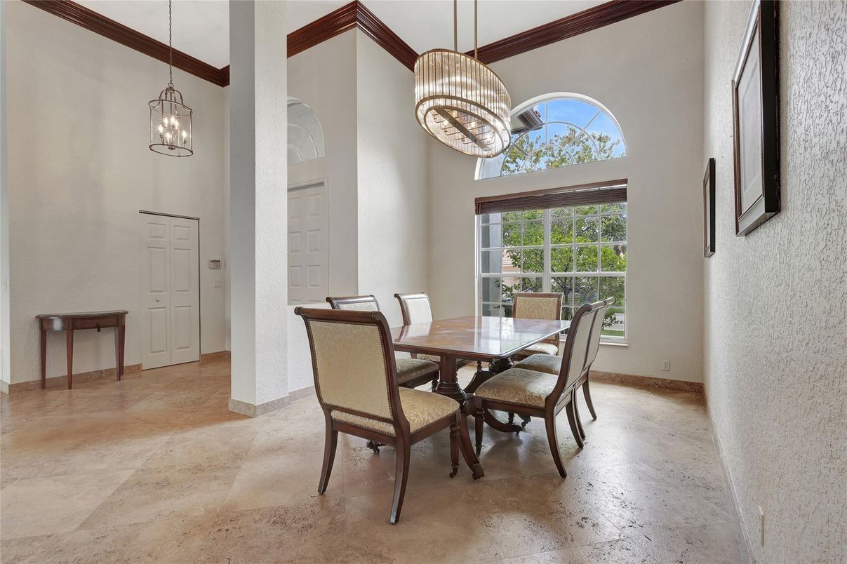 Chandelier, Dining room, Interior, Pendant Lights