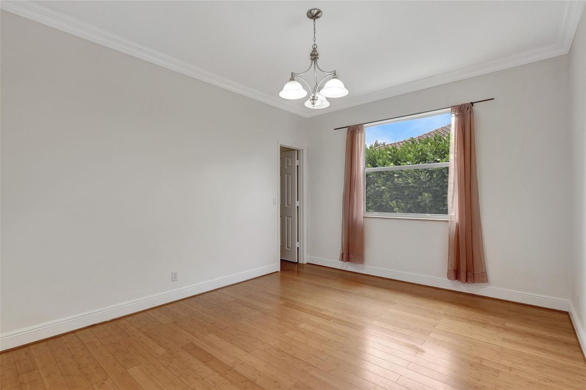 Empty room, Interior, Pendant Lights, Wood Texture Flooring