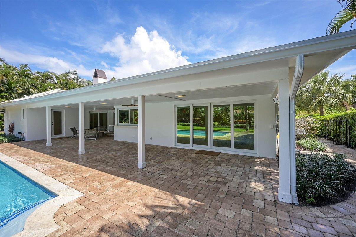Exterior, Pool
