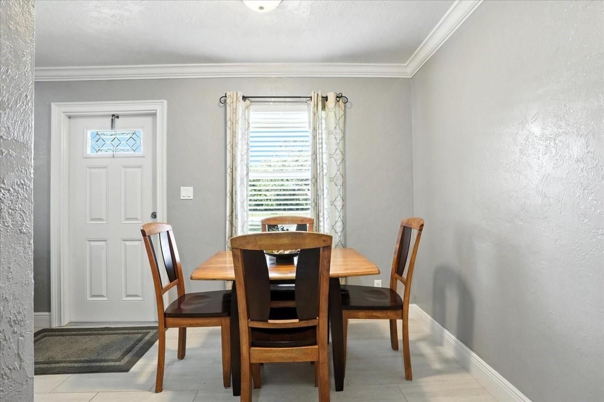 Dining room, Interior