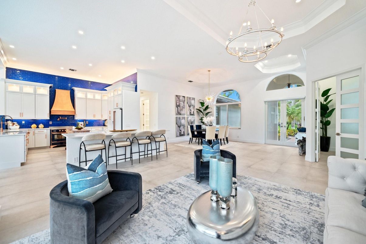 Chandelier, Dining room, Interior, Kitchen, Living room, Pendant Lights, Recessed Lighting