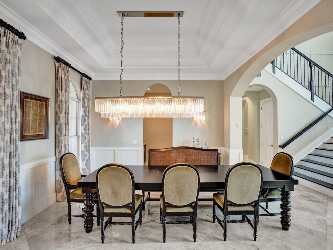Chandelier, Dining room, Interior