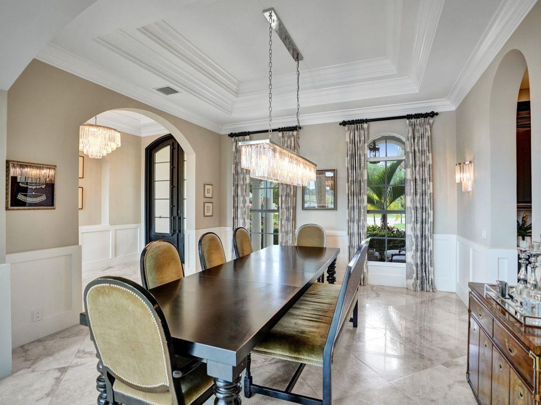 Chandelier, Dining room, Interior