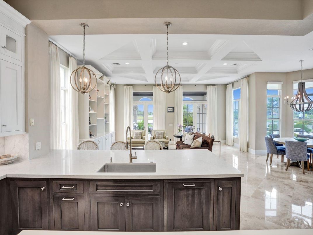 Chandelier, Dining room, Interior, Living room, Pendant Lights, Recessed Lighting