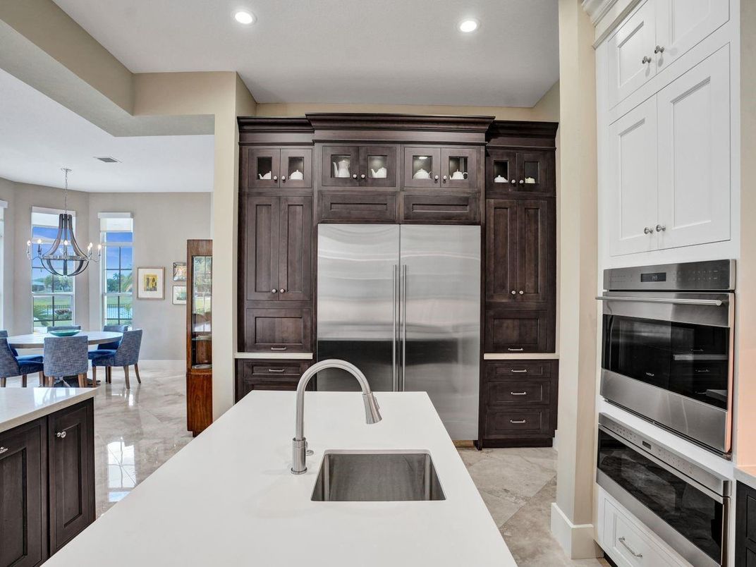 Chandelier, Dining room, Interior, Kitchen, Recessed Lighting, Stainless Steel Appliances