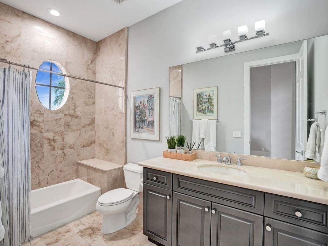 Bathroom, Interior, Recessed Lighting
