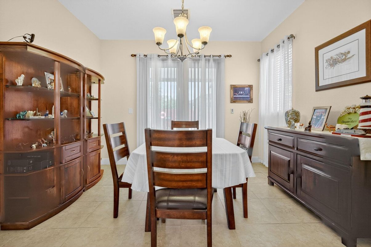 Chandelier, Dining room, Interior