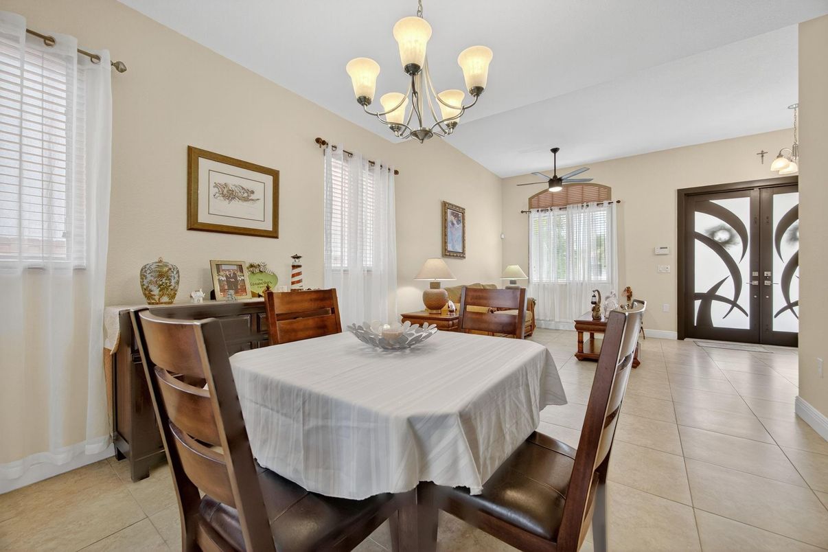 Chandelier, Dining room, Interior