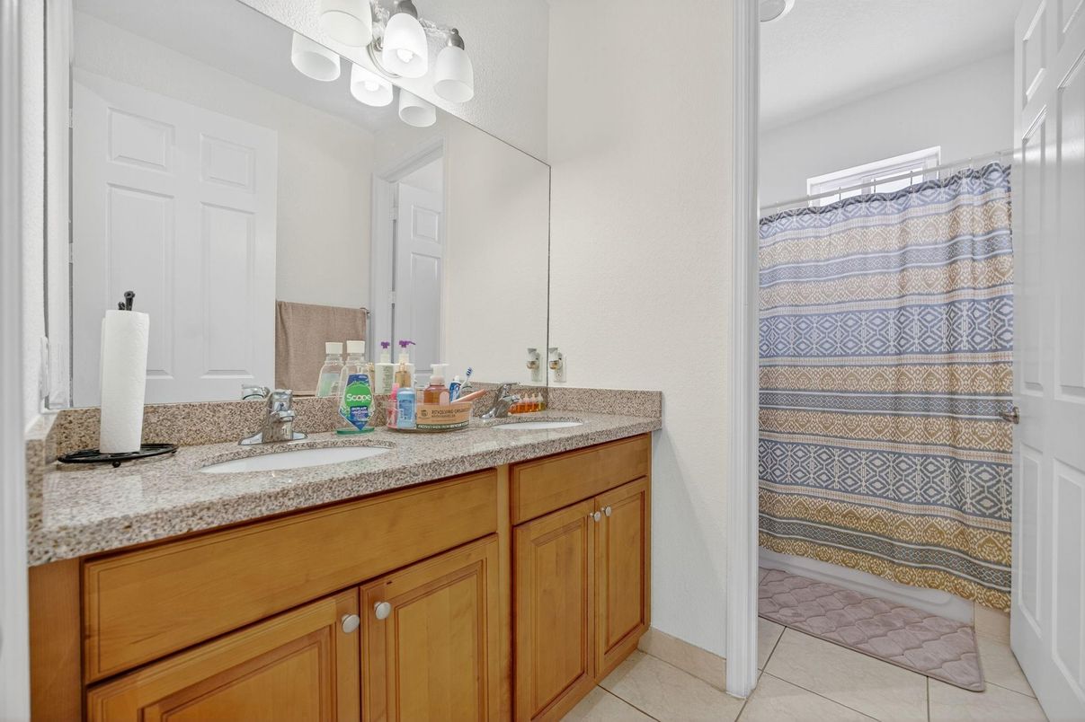 Bathroom, Dual Sink Vanities, Interior