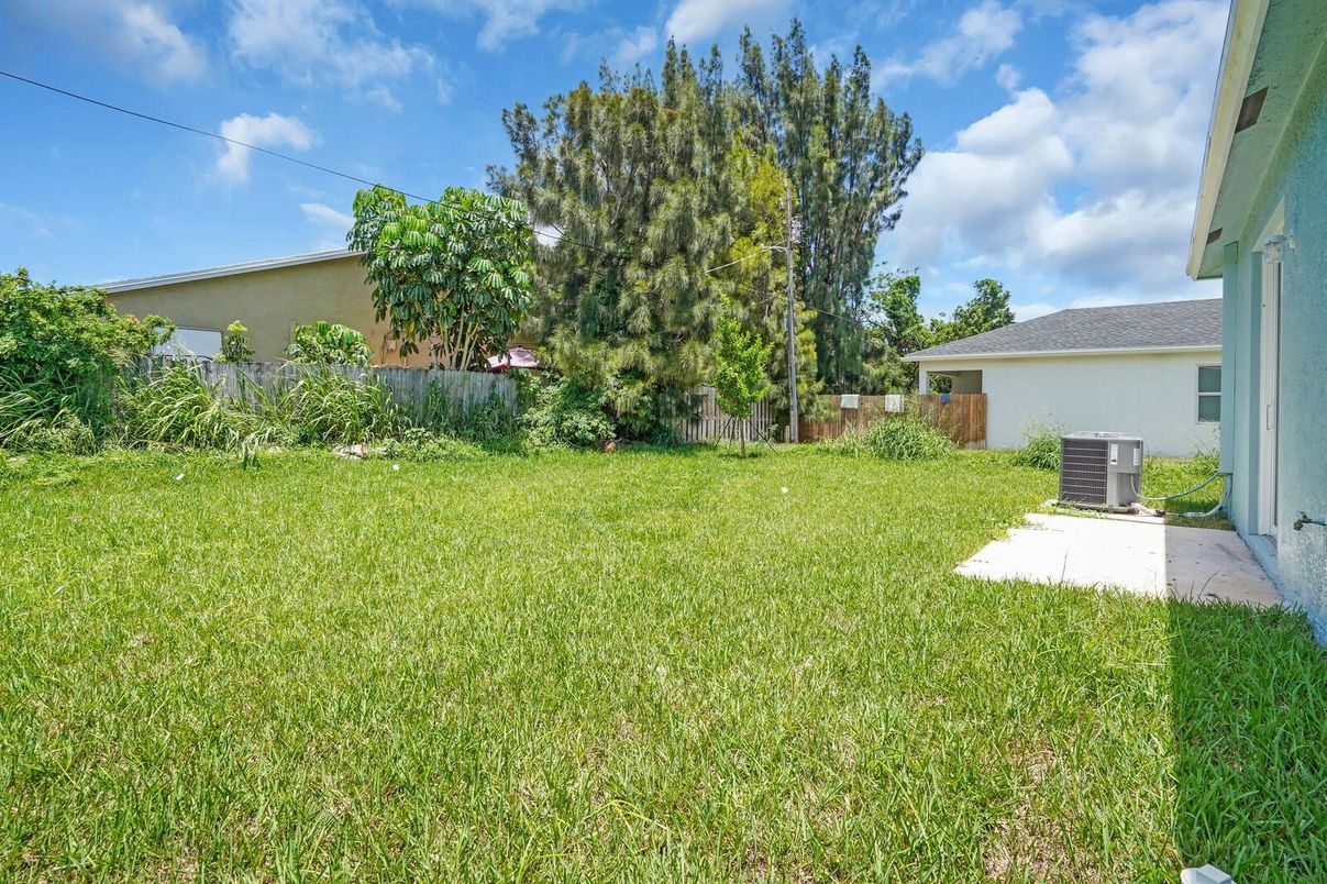 Backyard, Exterior