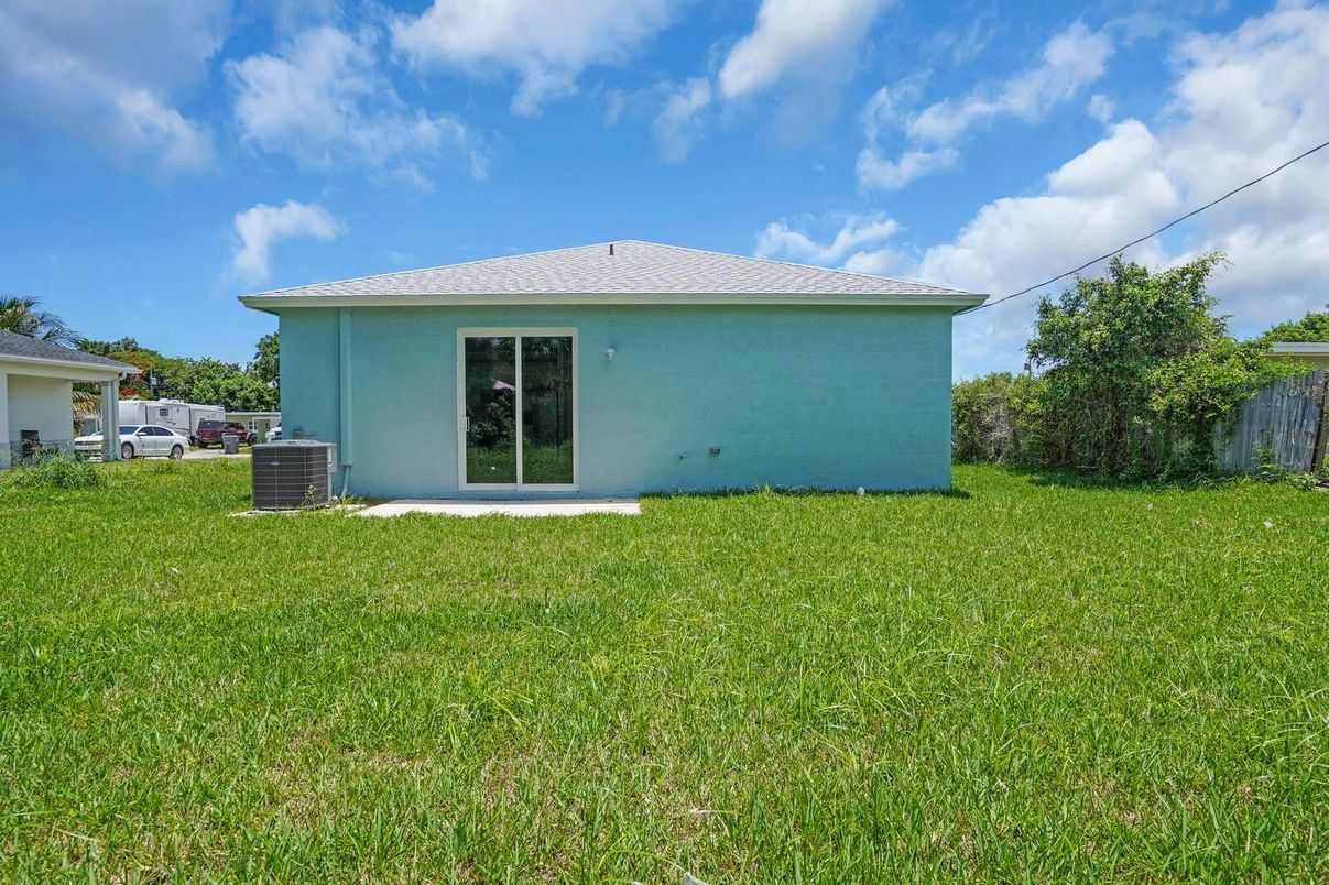 Backyard, Exterior