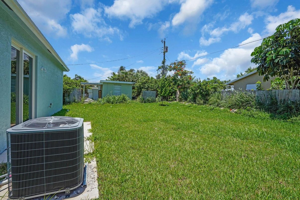 Backyard, Exterior