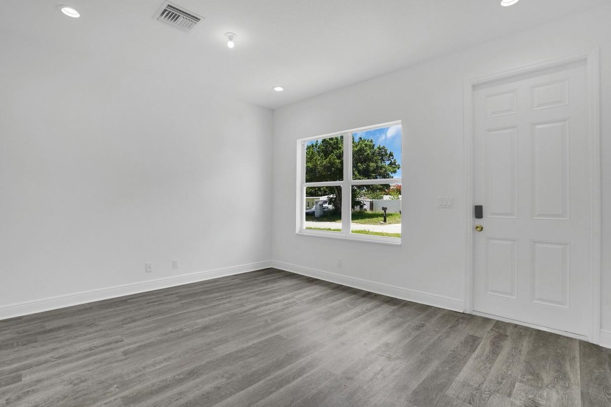 Empty room, Interior, Recessed Lighting, Wood Texture Flooring