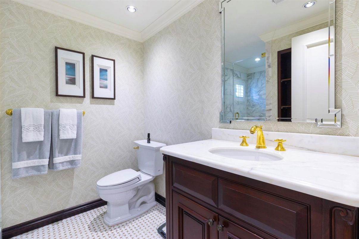 Bathroom, Interior, Recessed Lighting