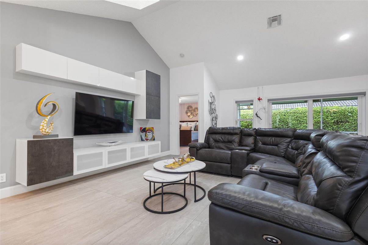 Interior, Living room, Recessed Lighting, Wood Texture Flooring