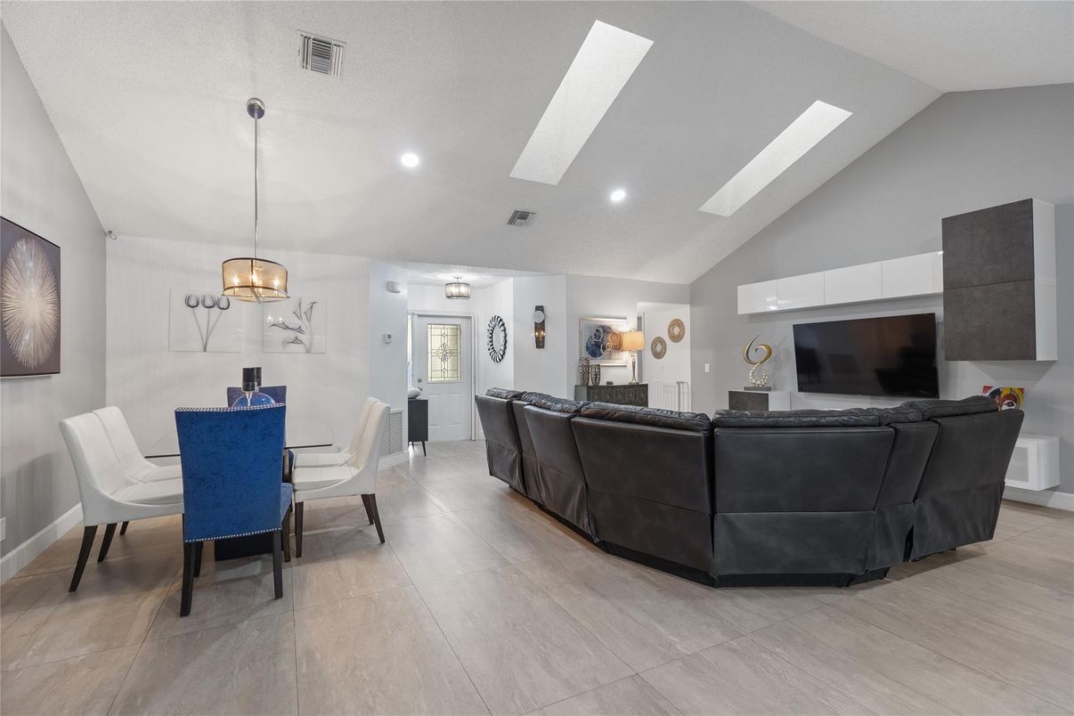 Dining room, Interior, Living room, Pendant Lights, Recessed Lighting