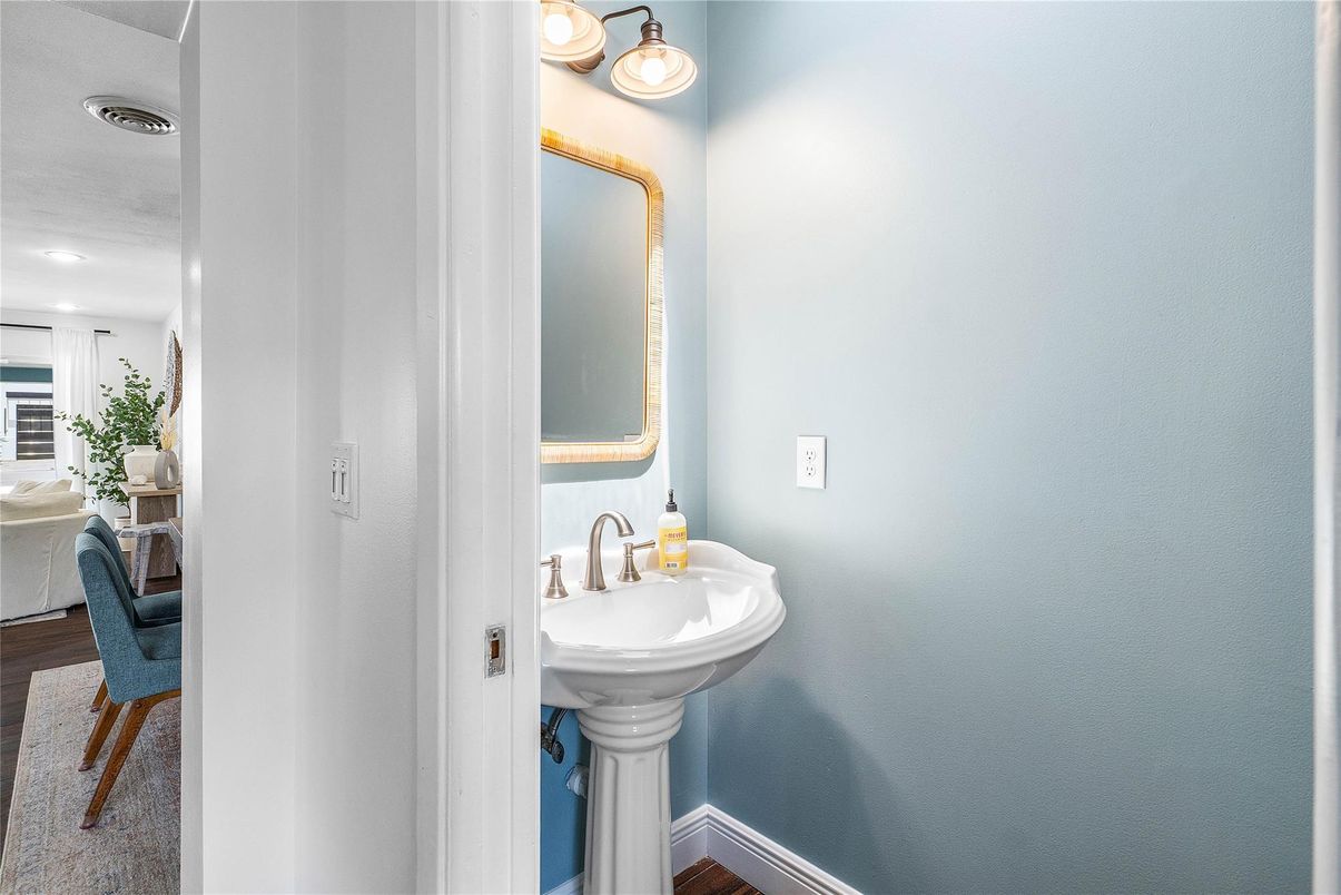 Bathroom, Interior, Recessed Lighting, Wood Texture Flooring
