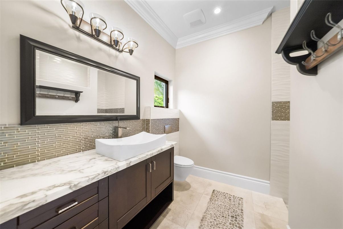 Bathroom, Interior, Recessed Lighting