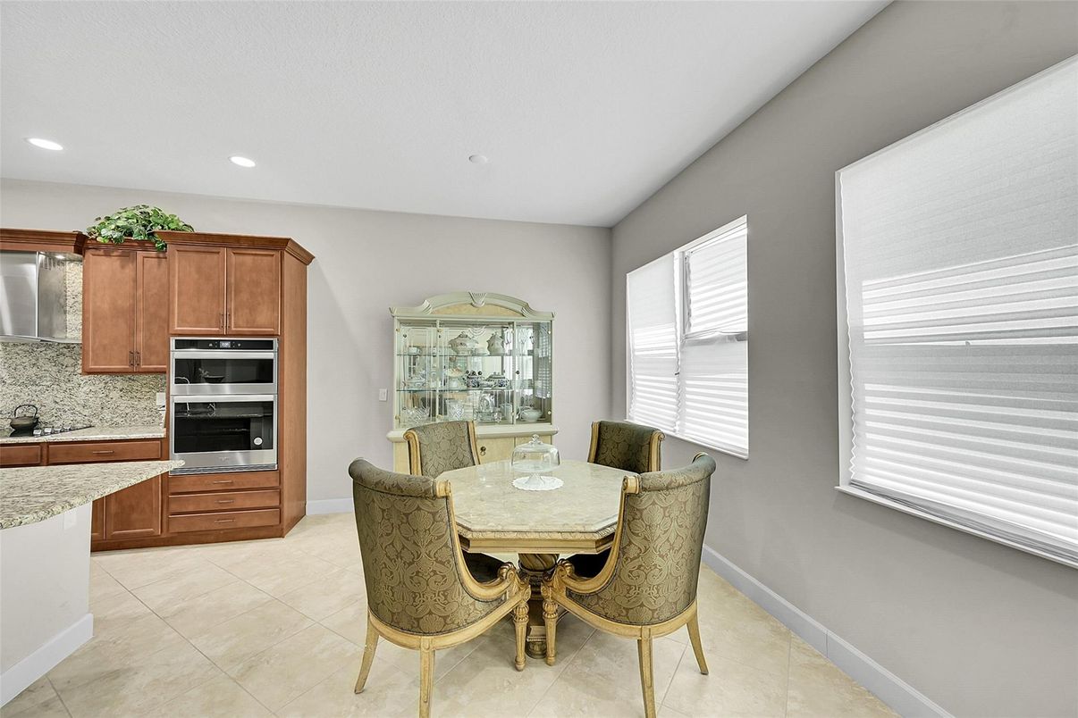 Dining room, Interior, Kitchen, Recessed Lighting