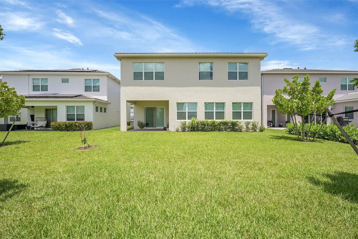 Backyard, Exterior, Facade, Split Level