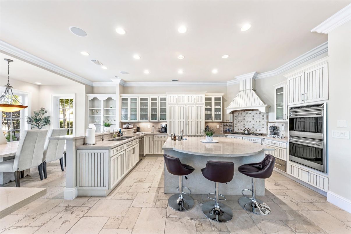 Dining room, Interior, Kitchen, Pendant Lights, Recessed Lighting, Stainless Steel Appliances