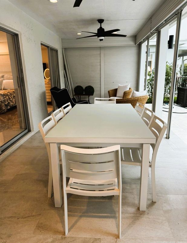 Dining room, Interior, Recessed Lighting