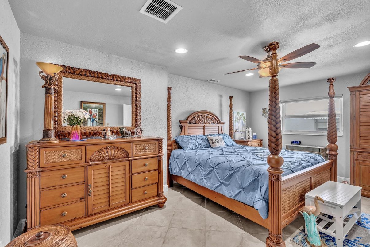 Bedroom, Interior, Recessed Lighting