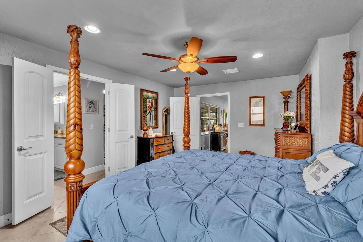 Bedroom, Interior, Recessed Lighting
