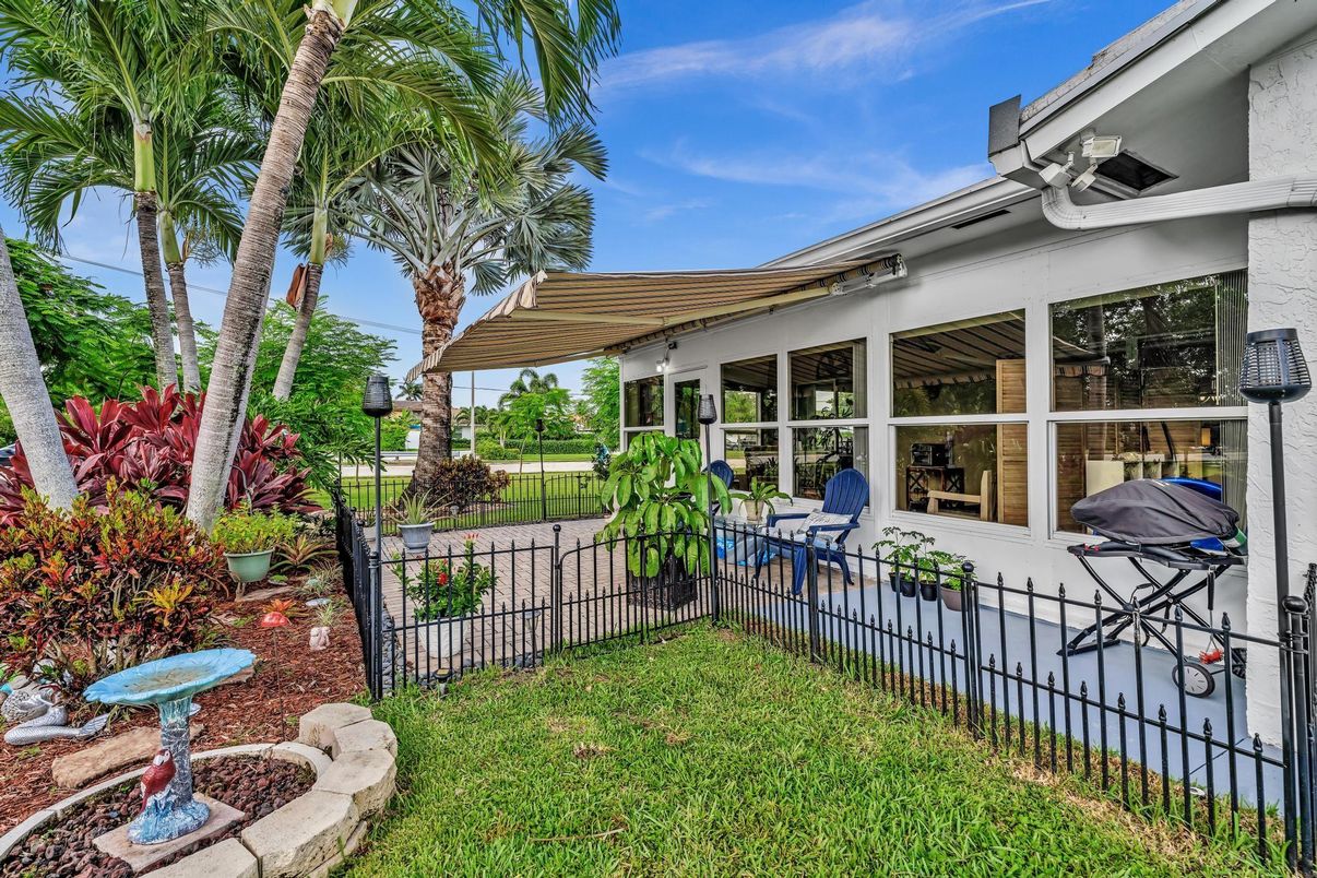 Backyard, Exterior