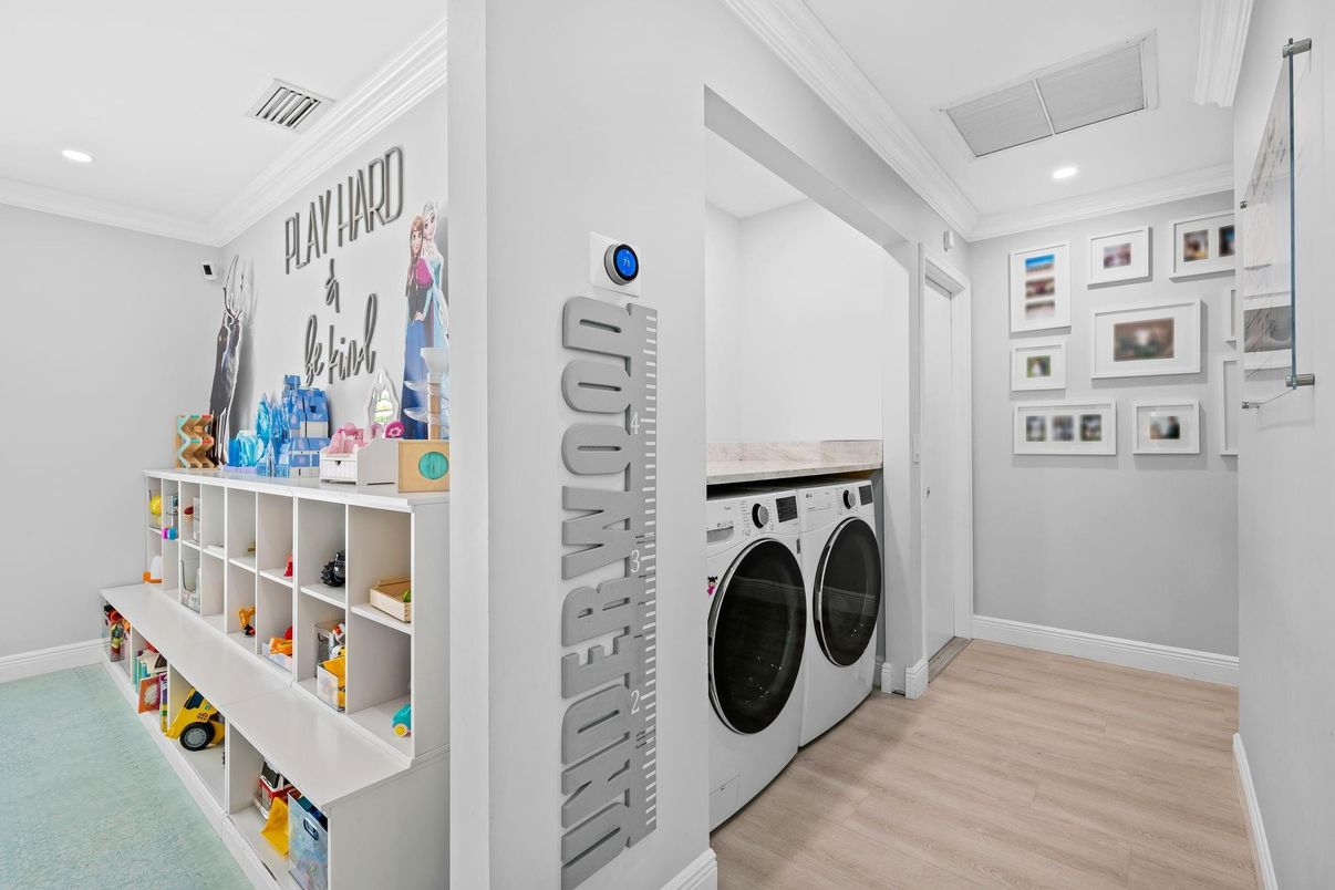 Interior, Recessed Lighting, Utility Closets, Washer, Wood Texture Flooring