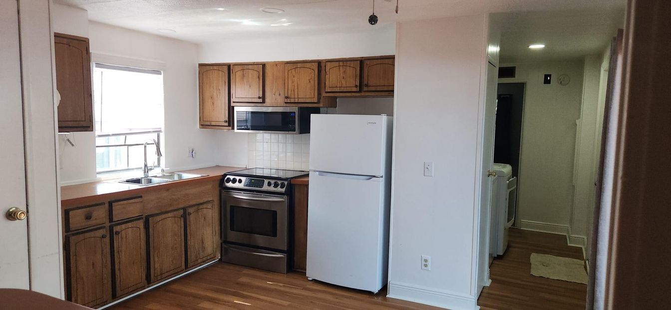 Interior, Kitchen, Recessed Lighting, Wood Texture Flooring