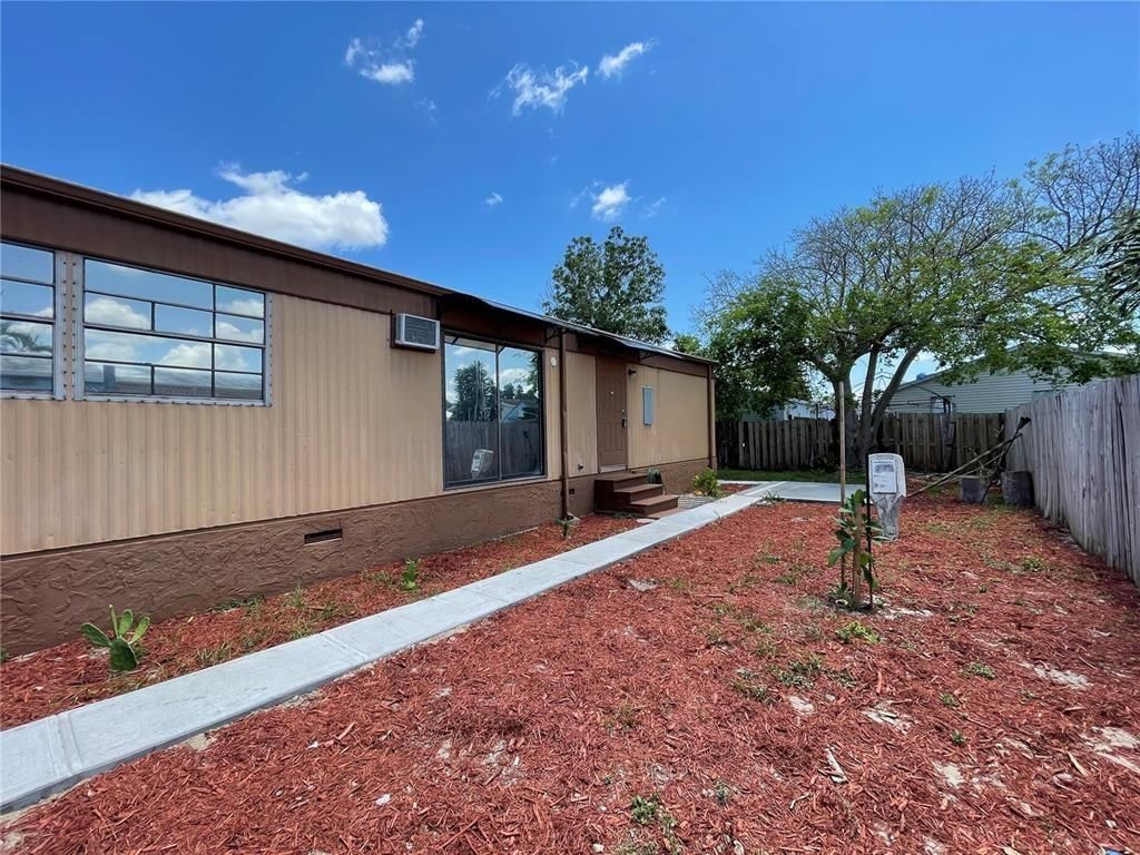 Backyard, Exterior