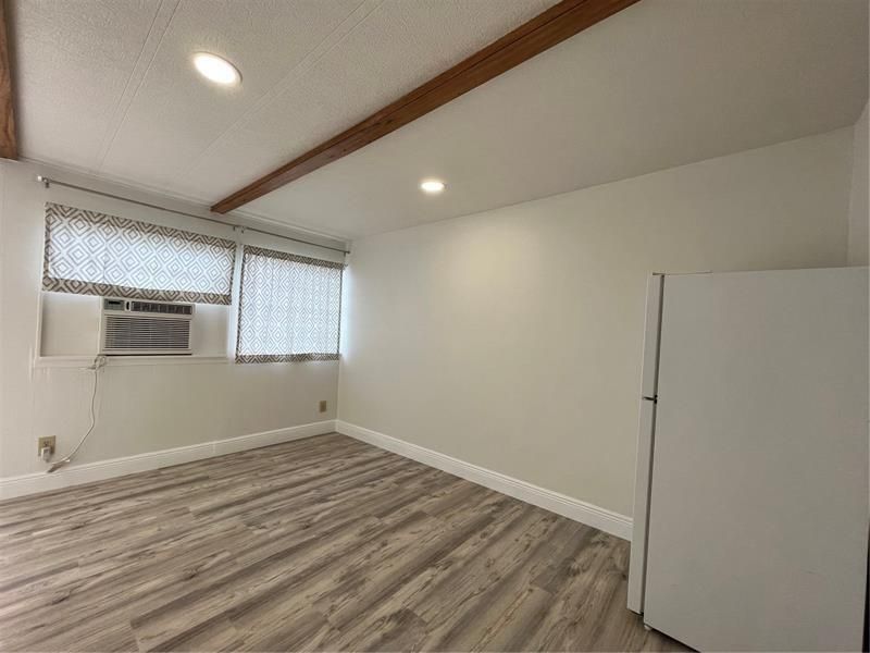 Empty room, Interior, Recessed Lighting, Wooden Beams, Wood Texture Flooring