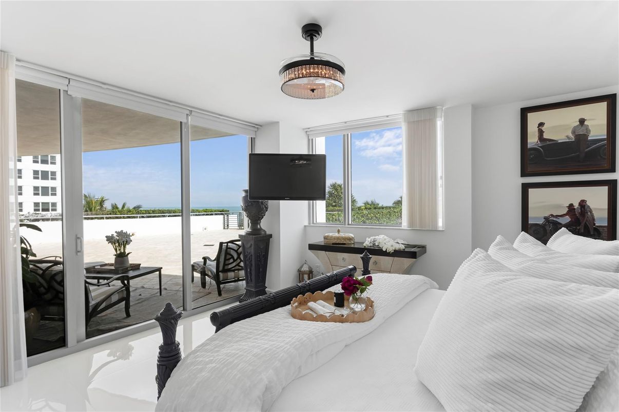 Bedroom, Interior, Water
