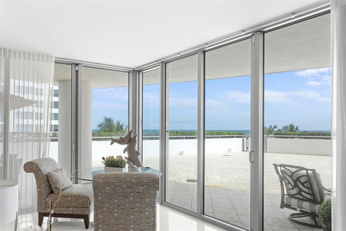 Interior, Sun Room, Water