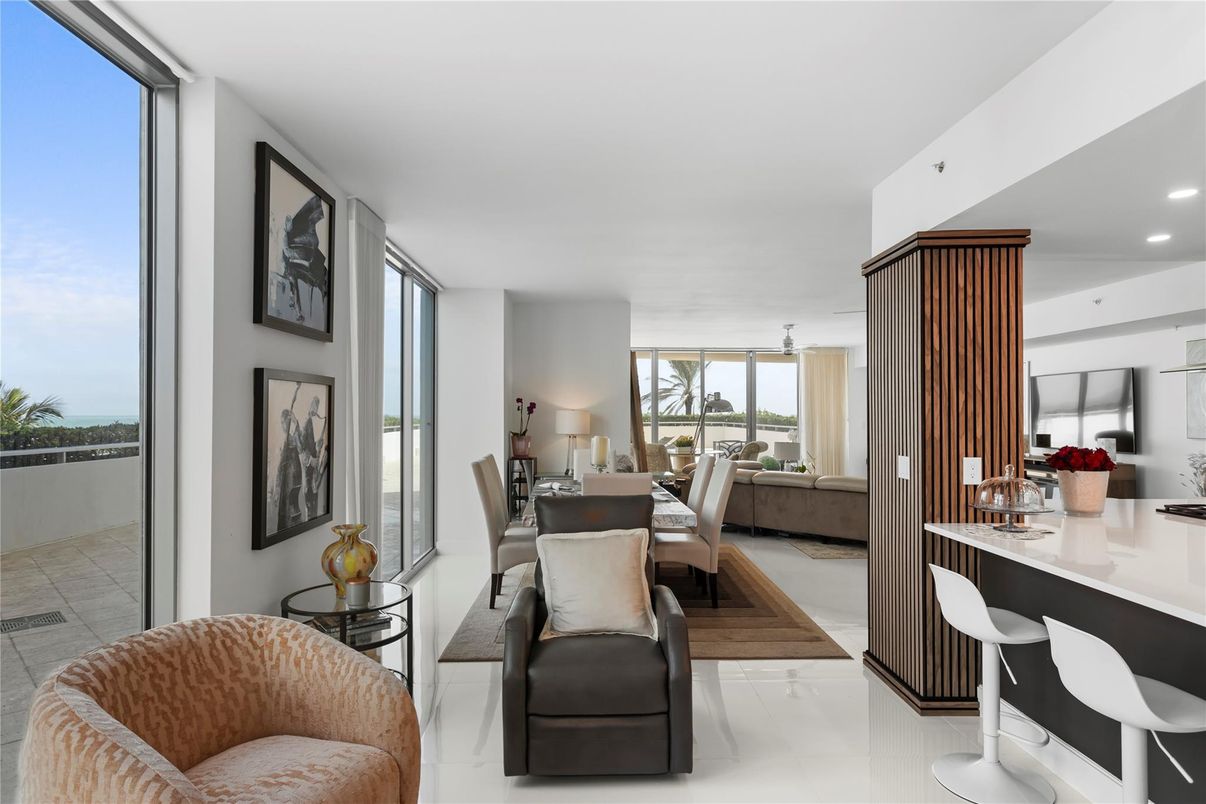 Dining room, Interior, Living room, Recessed Lighting, Water