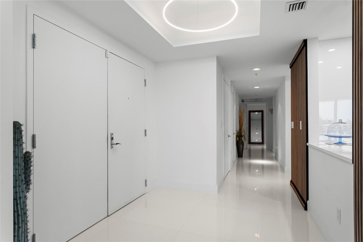Interior, Recessed Lighting