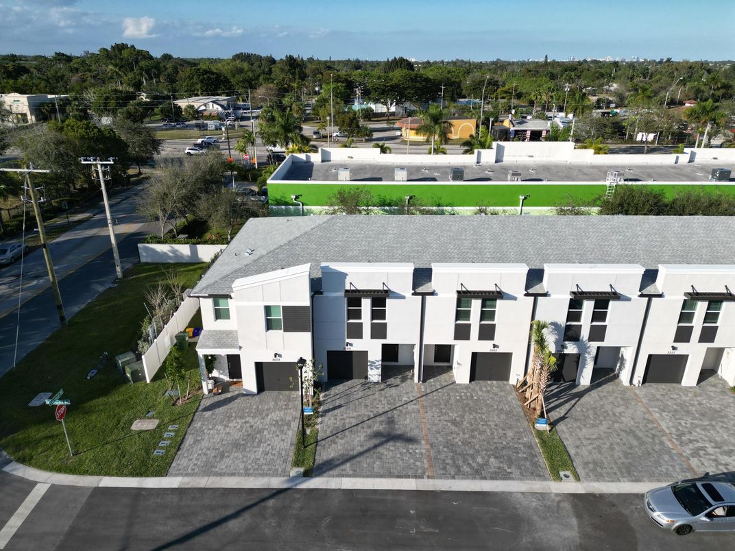 Exterior, Drone