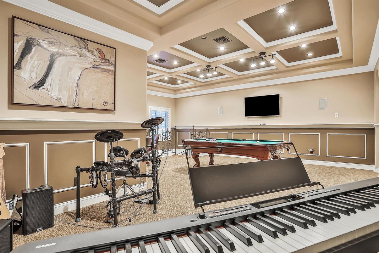 Billiard Table, Fitness Equipment, Game Room, Interior, Recessed Lighting