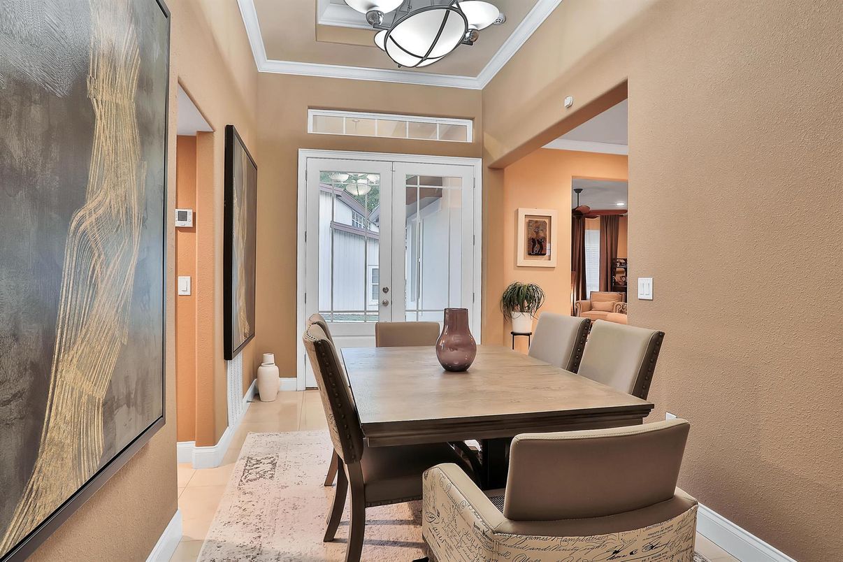 Dining room, Interior