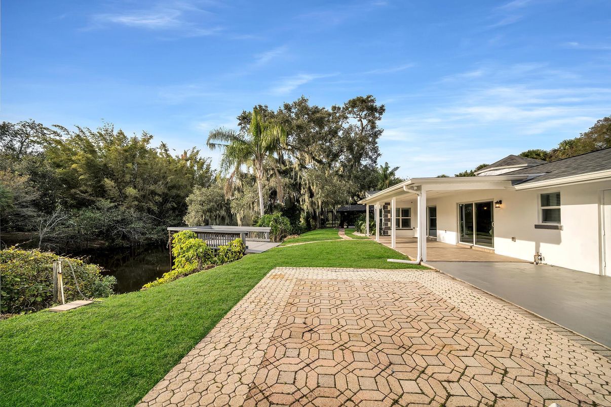 Backyard, Exterior