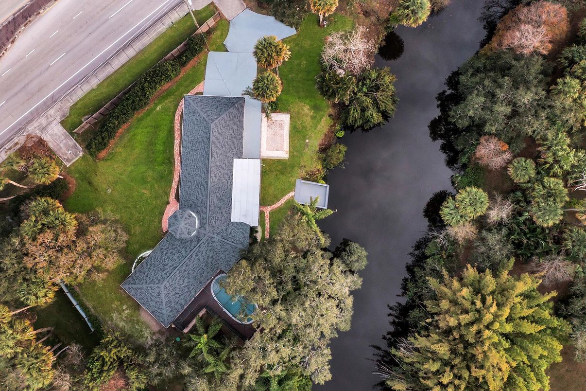 Exterior, Drone