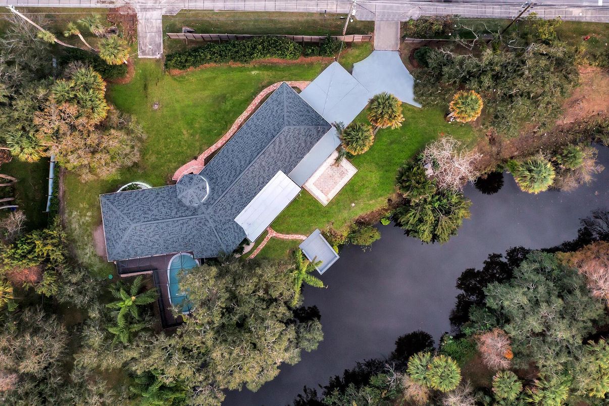 Exterior, Drone