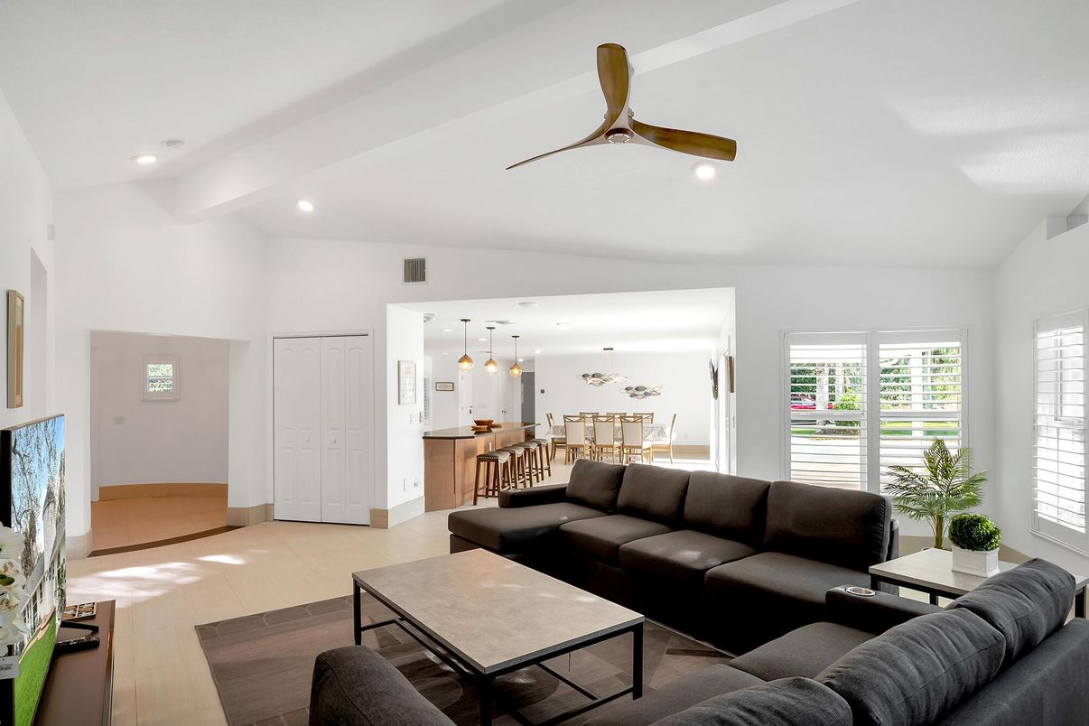 Dining room, Interior, Kitchen, Living room, Pendant Lights, Recessed Lighting, Wood Texture Flooring
