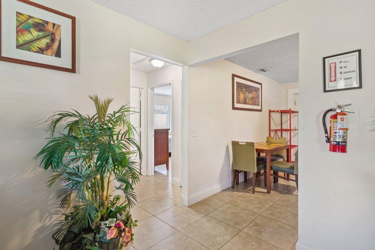 Dining room, Interior