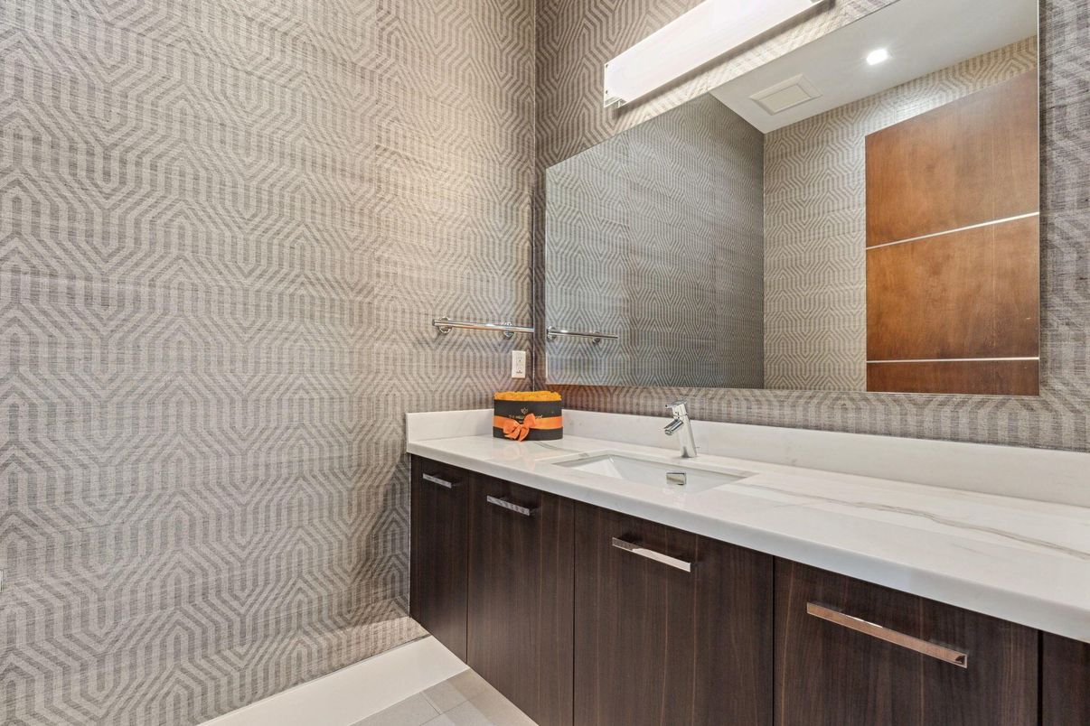 Bathroom, Interior, Recessed Lighting